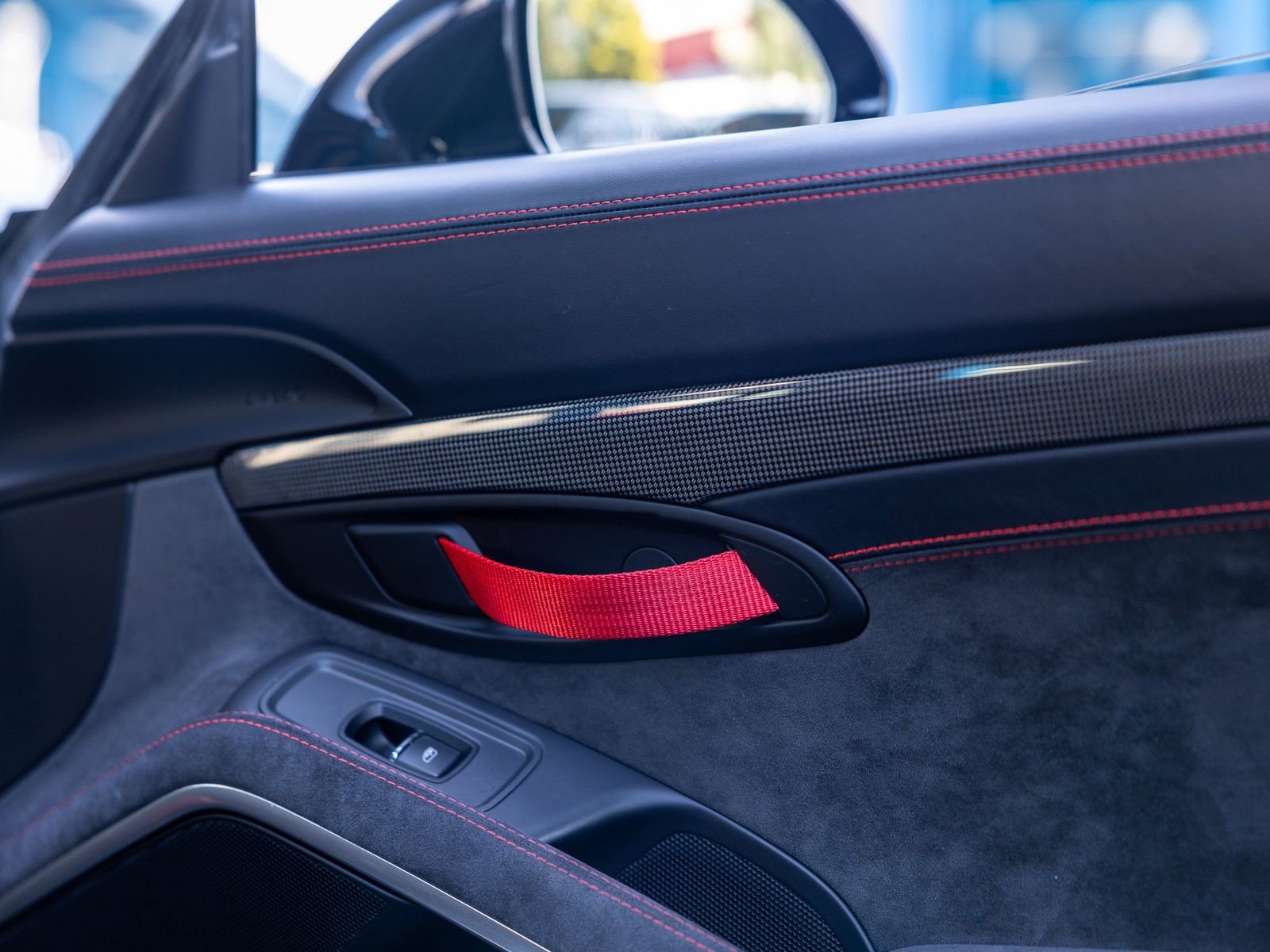 Certified 2016 Porsche Cayman GT4 RWD image 46