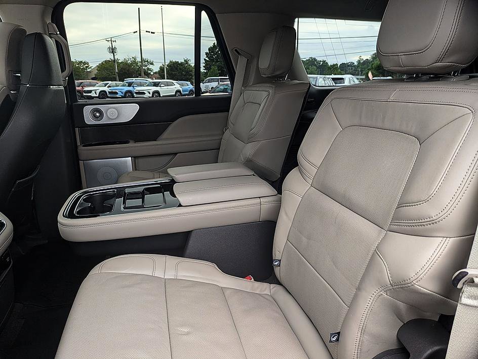 Used 2022 Lincoln Navigator Reserve AWD/4WD image 26