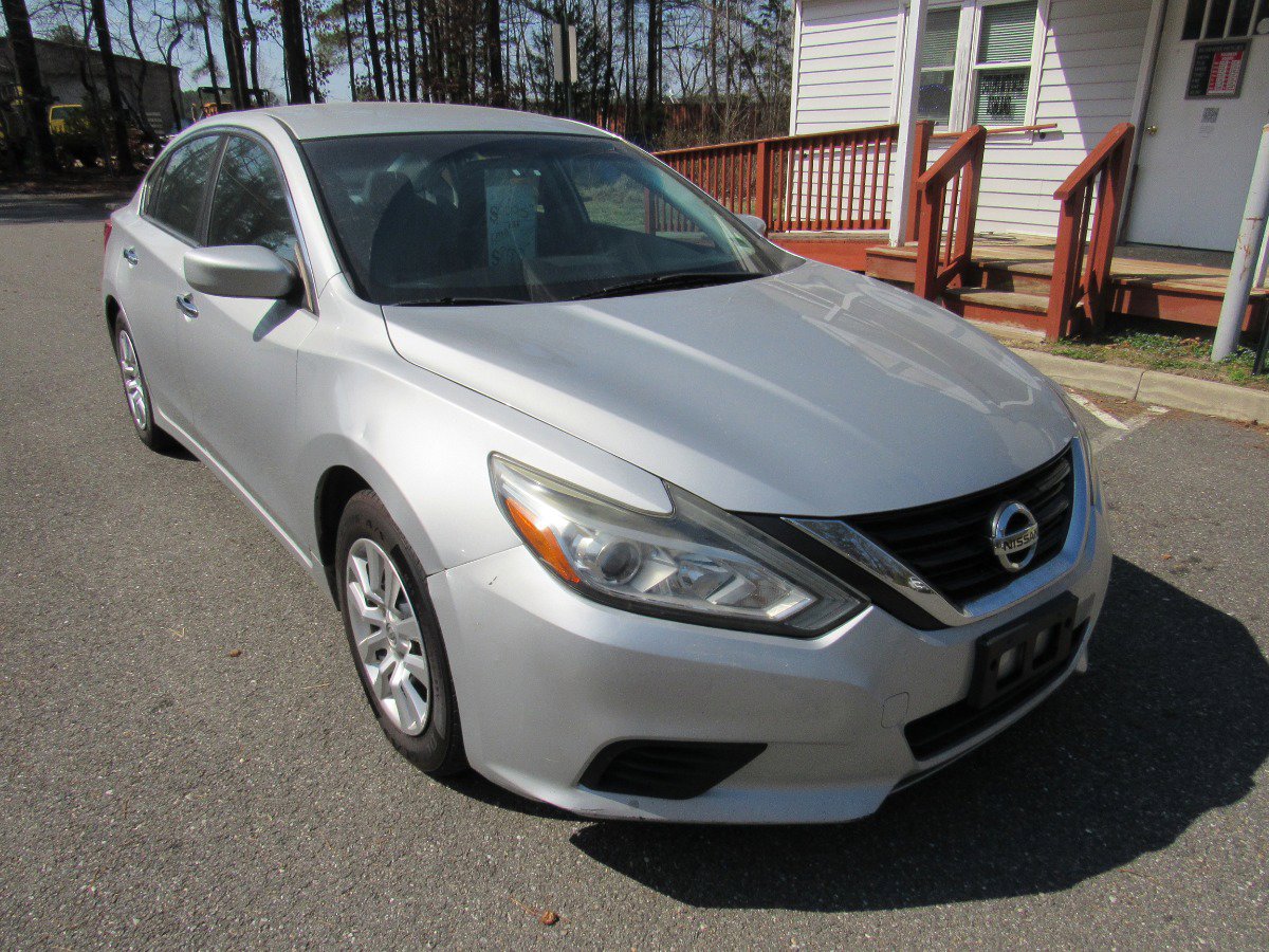 Used 2017 Nissan Altima 2.5 S w/ Power Driver Seat Package FWD image 1