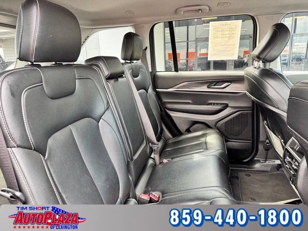 Used 2023 Jeep Grand Cherokee Limited AWD/4WD image 39