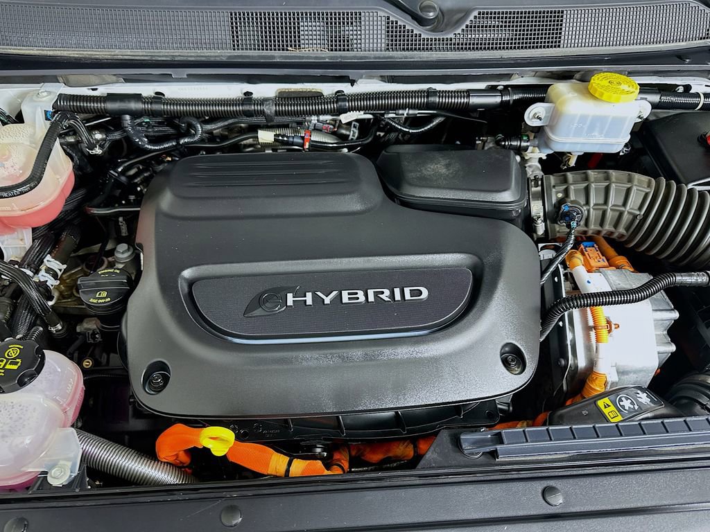 Used 2023 Chrysler Pacifica Touring-L image 29