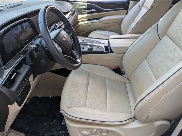 Used 2023 Cadillac Escalade Premium Luxury w/ LPO, Illumination Package image 16
