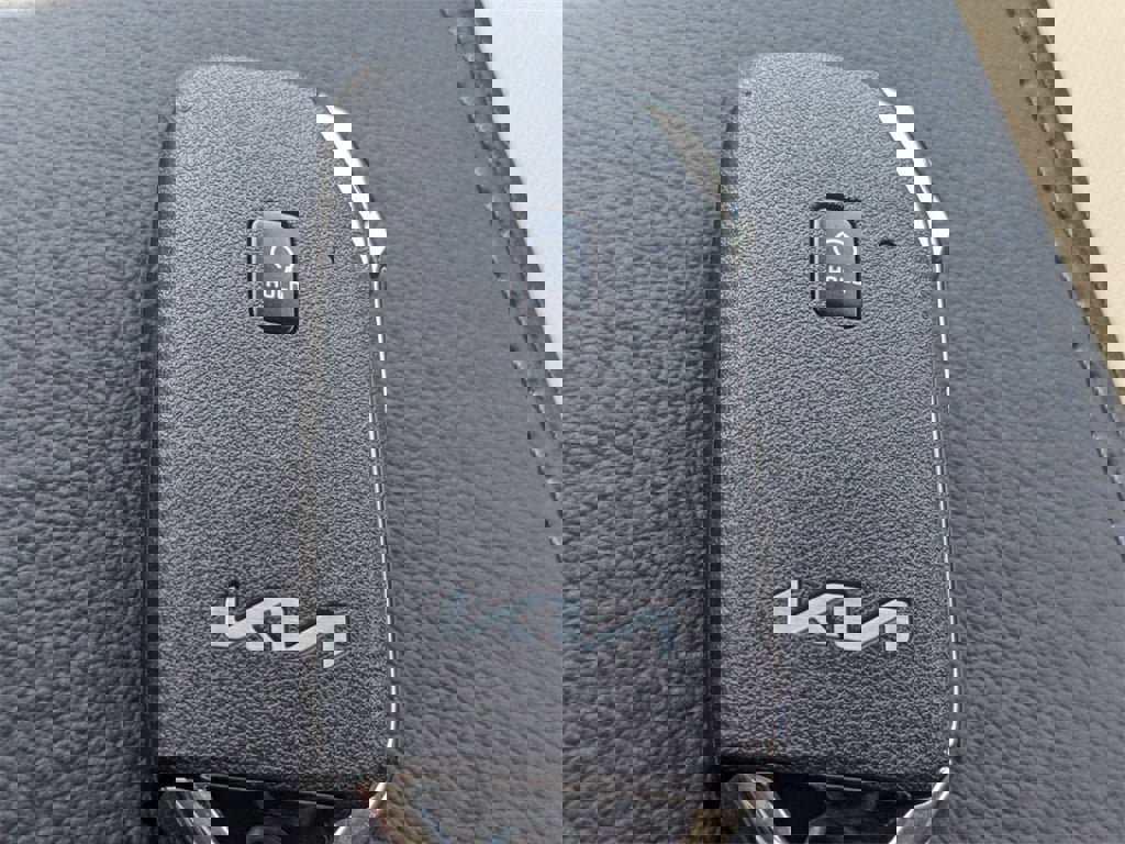 New 2024 Kia Sportage EX image 31