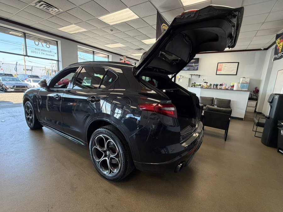 Used 2023 Alfa Romeo Stelvio Veloce AWD/4WD image 14