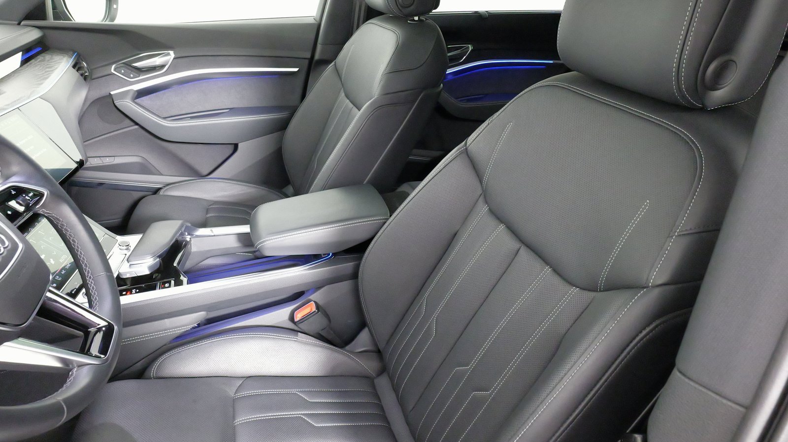 Used 2023 Audi e-tron Prestige w/ Prestige Package image 33