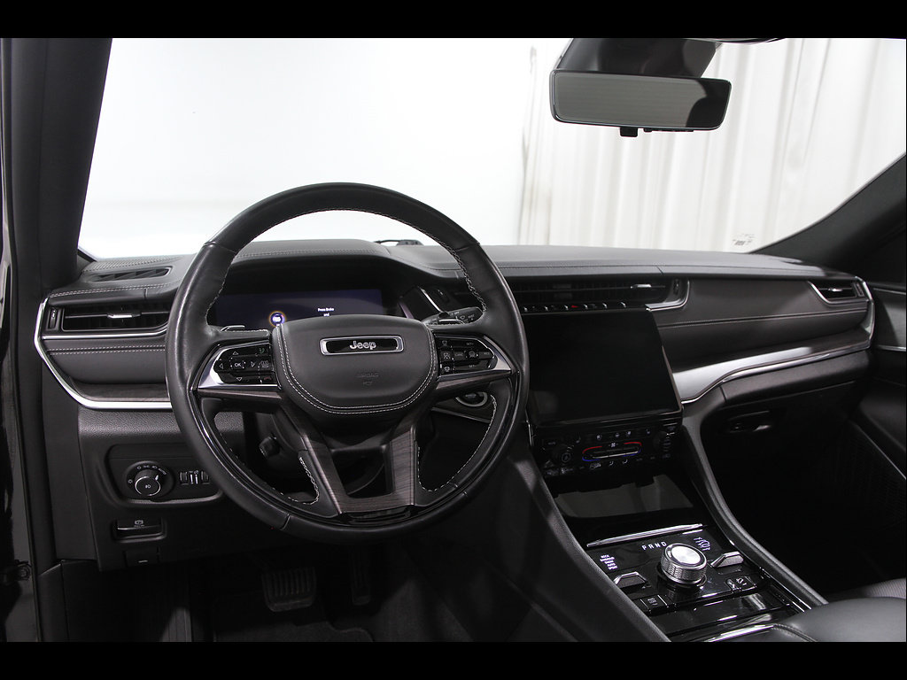 Used 2023 Jeep Grand Cherokee Overland w/ Adv Protech Group III AWD/4WD image 6