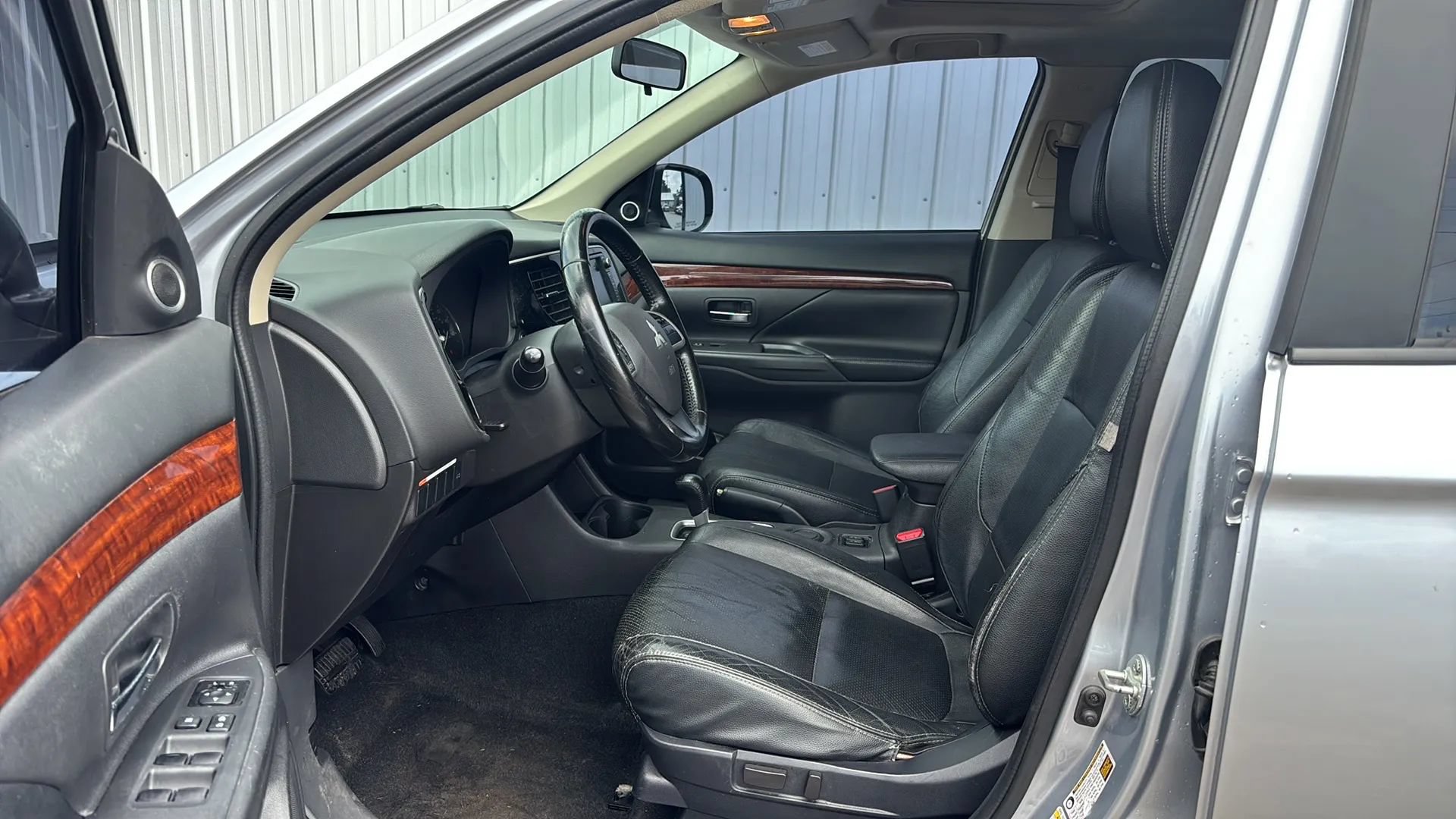Used 2014 Mitsubishi Outlander SE FWD image 14