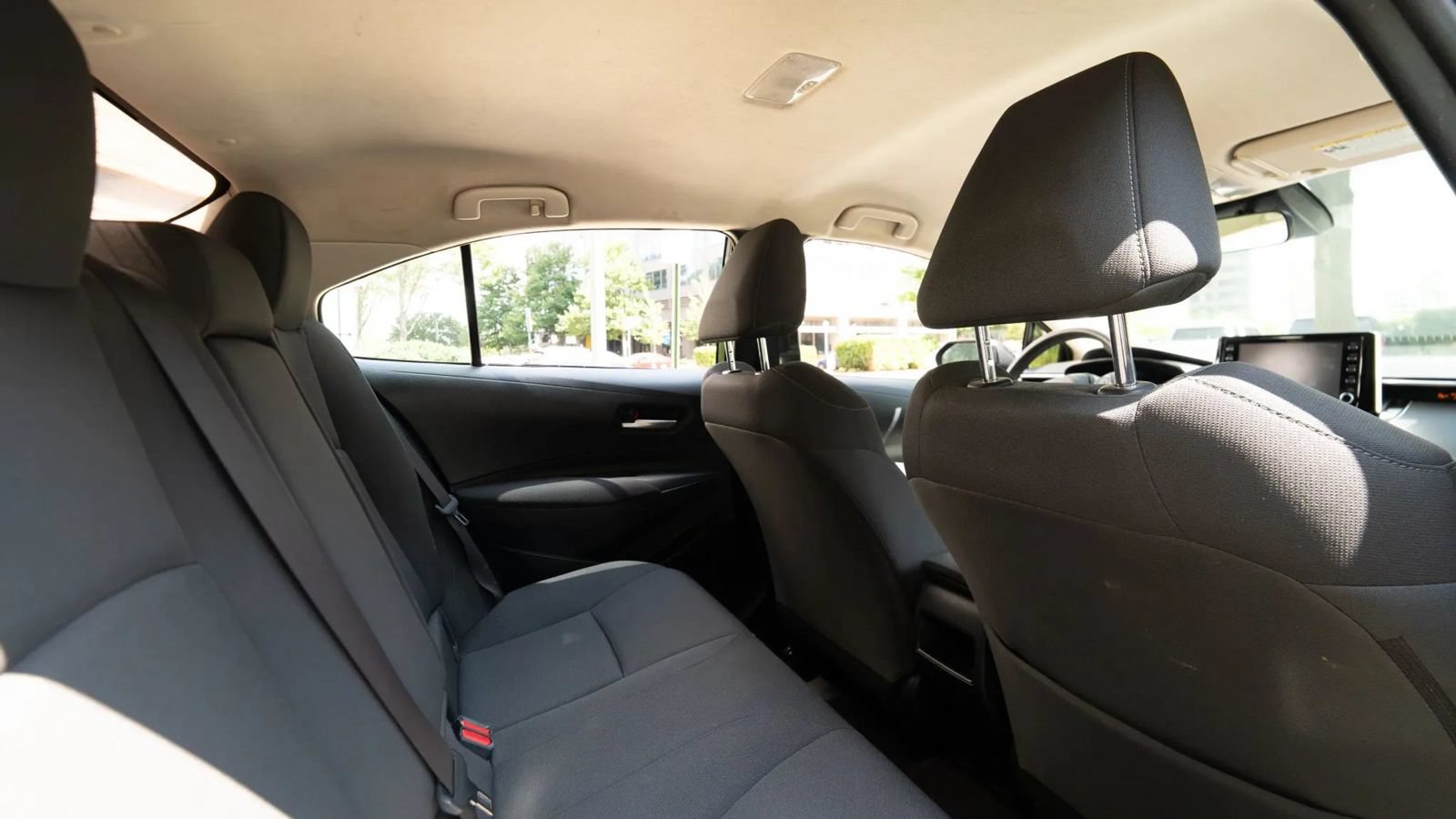 Used 2021 Toyota Corolla LE FWD image 16