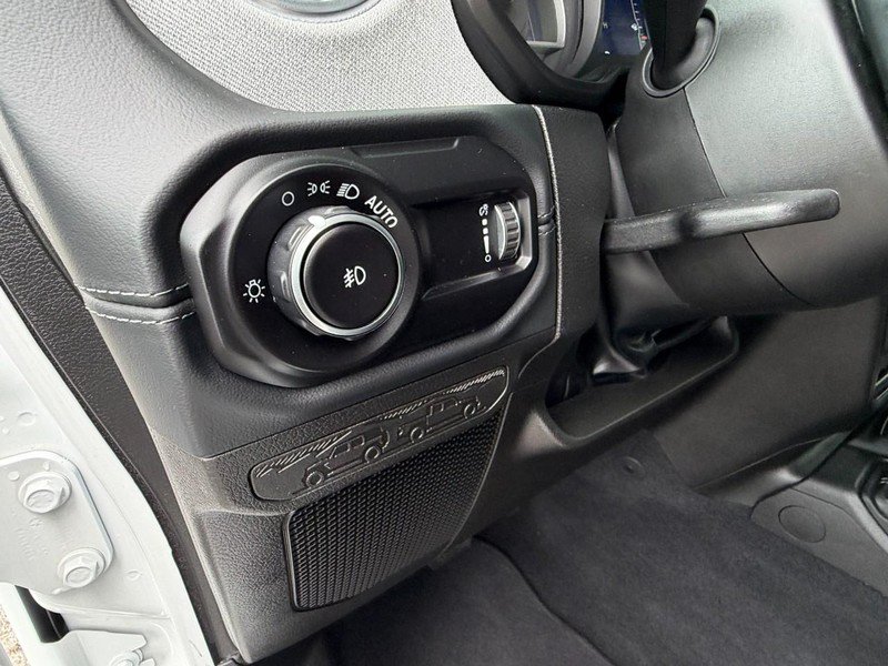 Used 2025 Jeep Wrangler Unlimited Sahara AWD/4WD image 21
