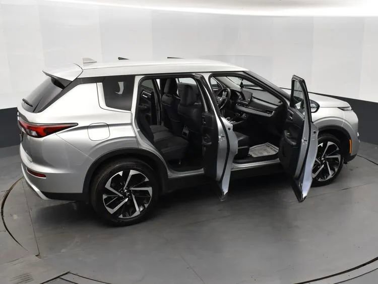 Used 2024 Mitsubishi Outlander FWD image 6