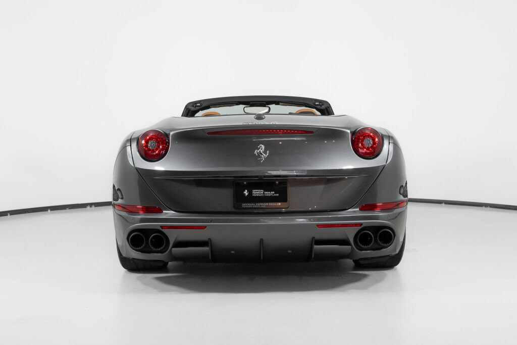 Used 2016 Ferrari California T RWD image 6