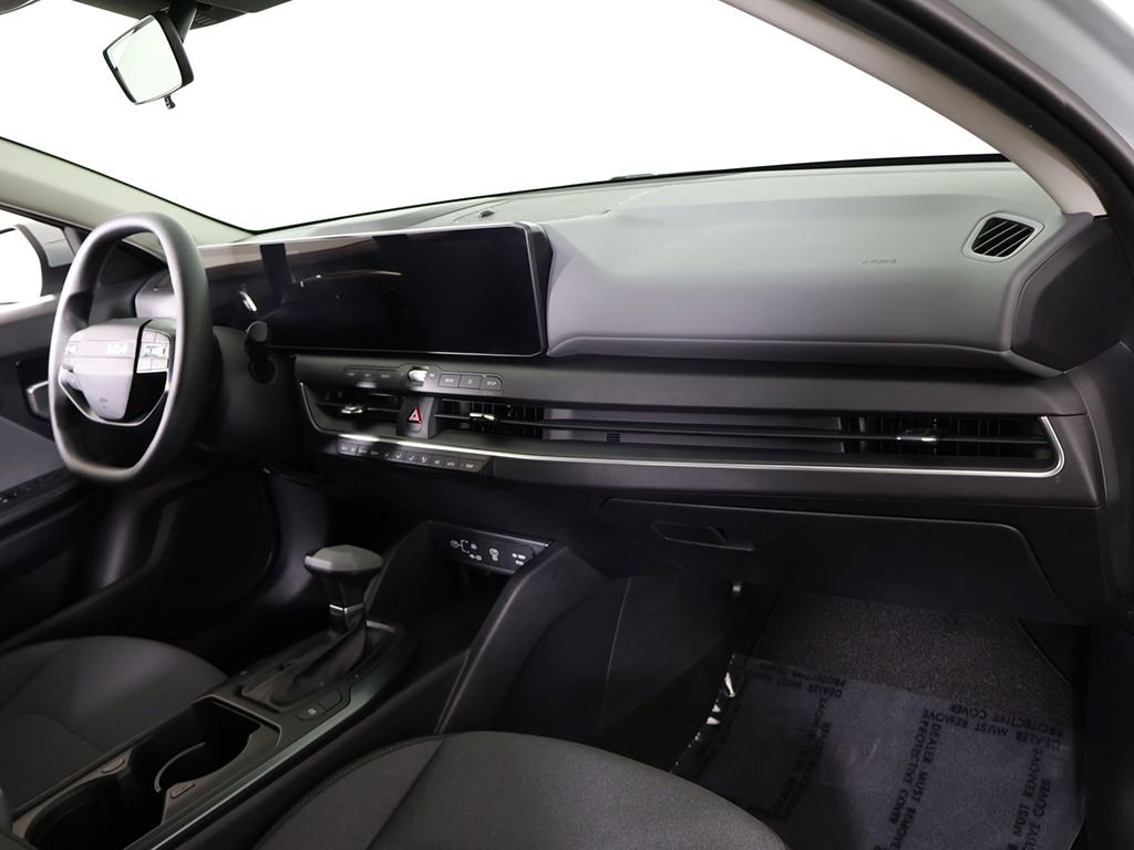 Used 2025 Kia K4 LXS image 26