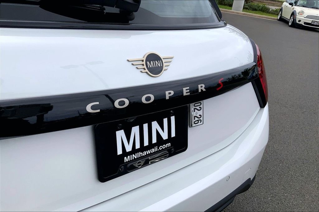 Certified 2025 MINI Cooper S image 9