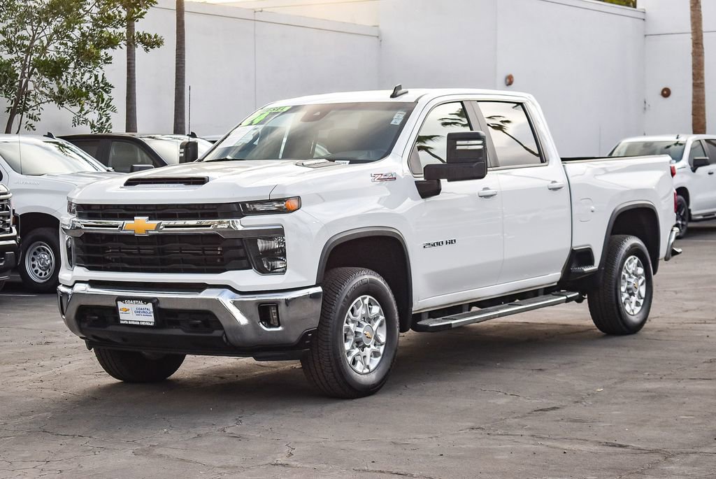 Used 2024 Chevrolet Silverado 2500 LT image 3