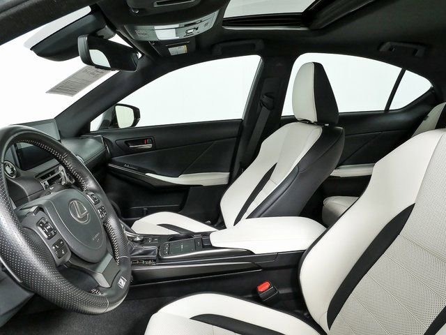 Used 2022 Lexus IS 350 F Sport image 5