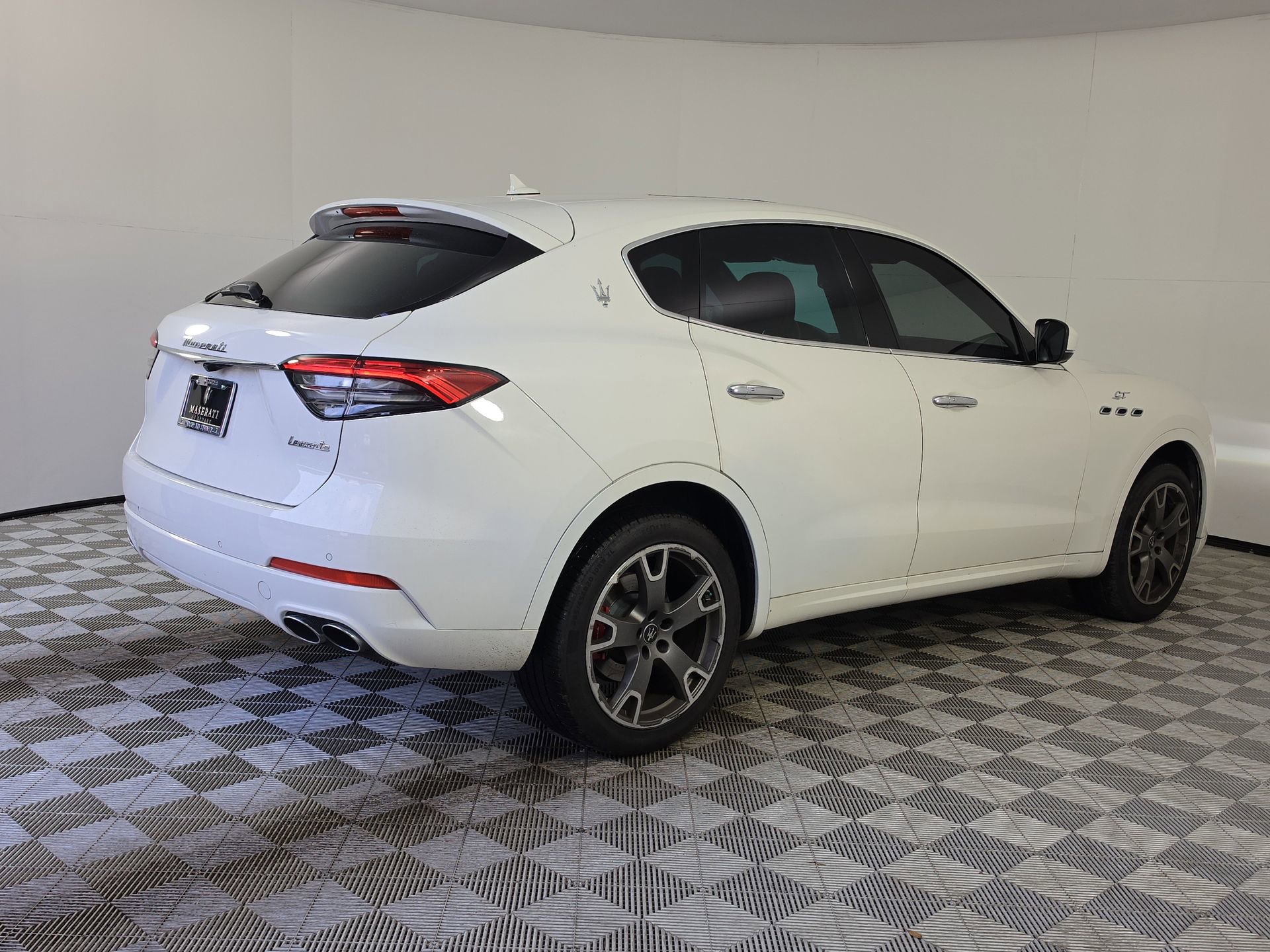 Used 2023 Maserati Levante GT AWD/4WD image 7