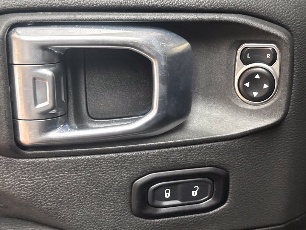 Used 2023 Jeep Gladiator Overland AWD/4WD image 21