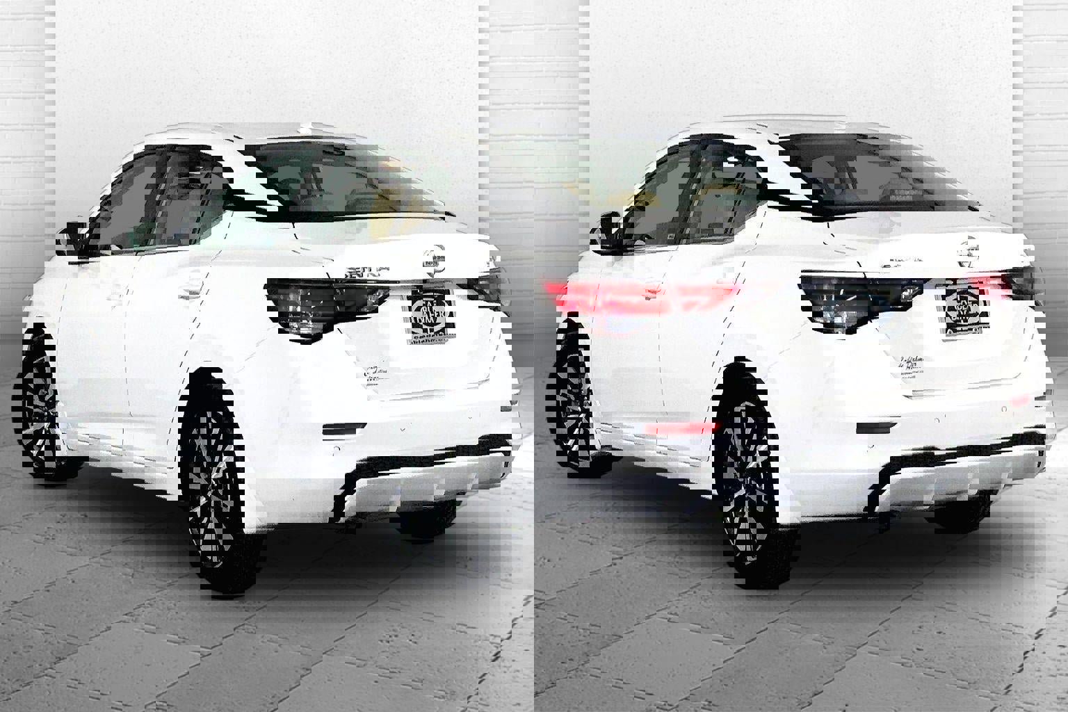 Used 2022 Nissan Sentra SV w/ SV Premium Package image 11