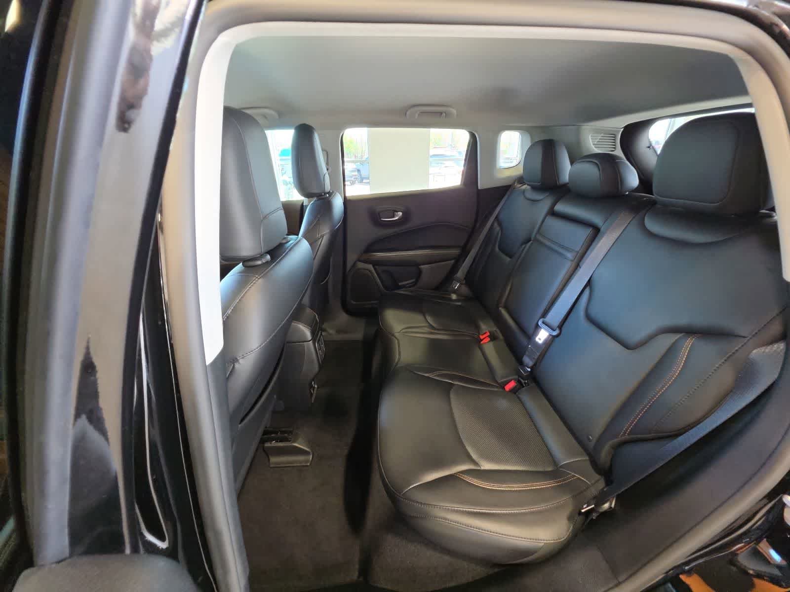Used 2018 Jeep Compass Limited AWD/4WD image 30