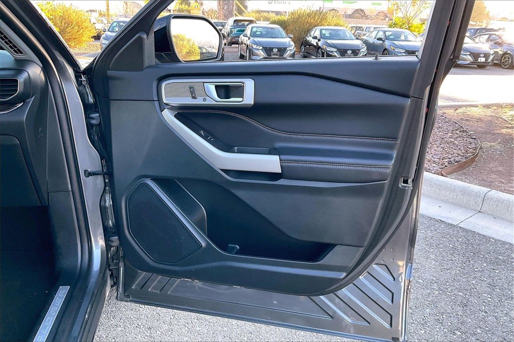 Used 2023 Ford Explorer Limited w/ Equipment Group 301A image 23