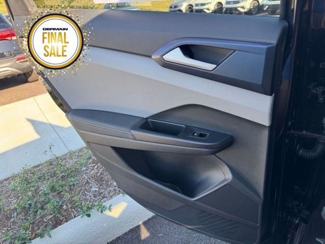 New 2024 Volkswagen Taos SE image 11