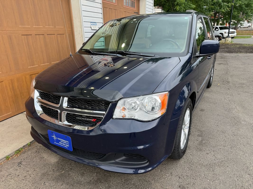 Used 2016 Dodge Grand Caravan SXT w/ Rear Park Assist Package FWD image 7