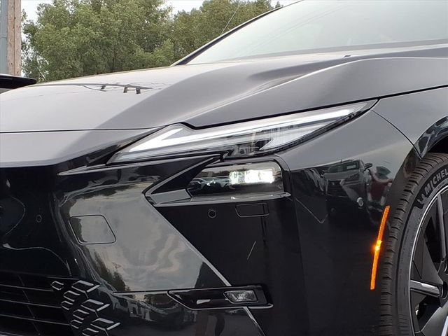 New 2026 Lexus ES 500e w/ Cold Area Package AWD/4WD image 13