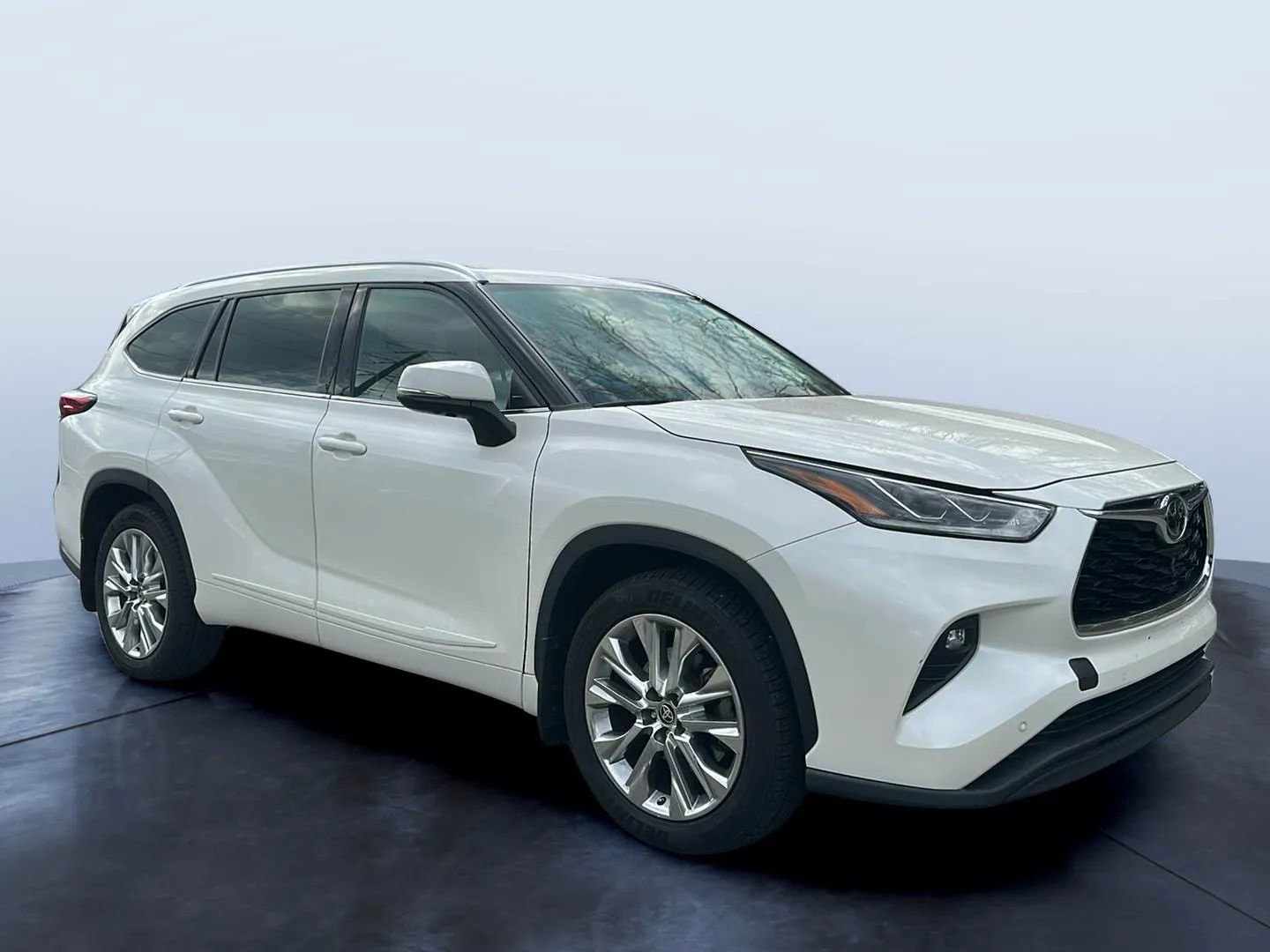 Used 2021 Toyota Highlander Limited image 2