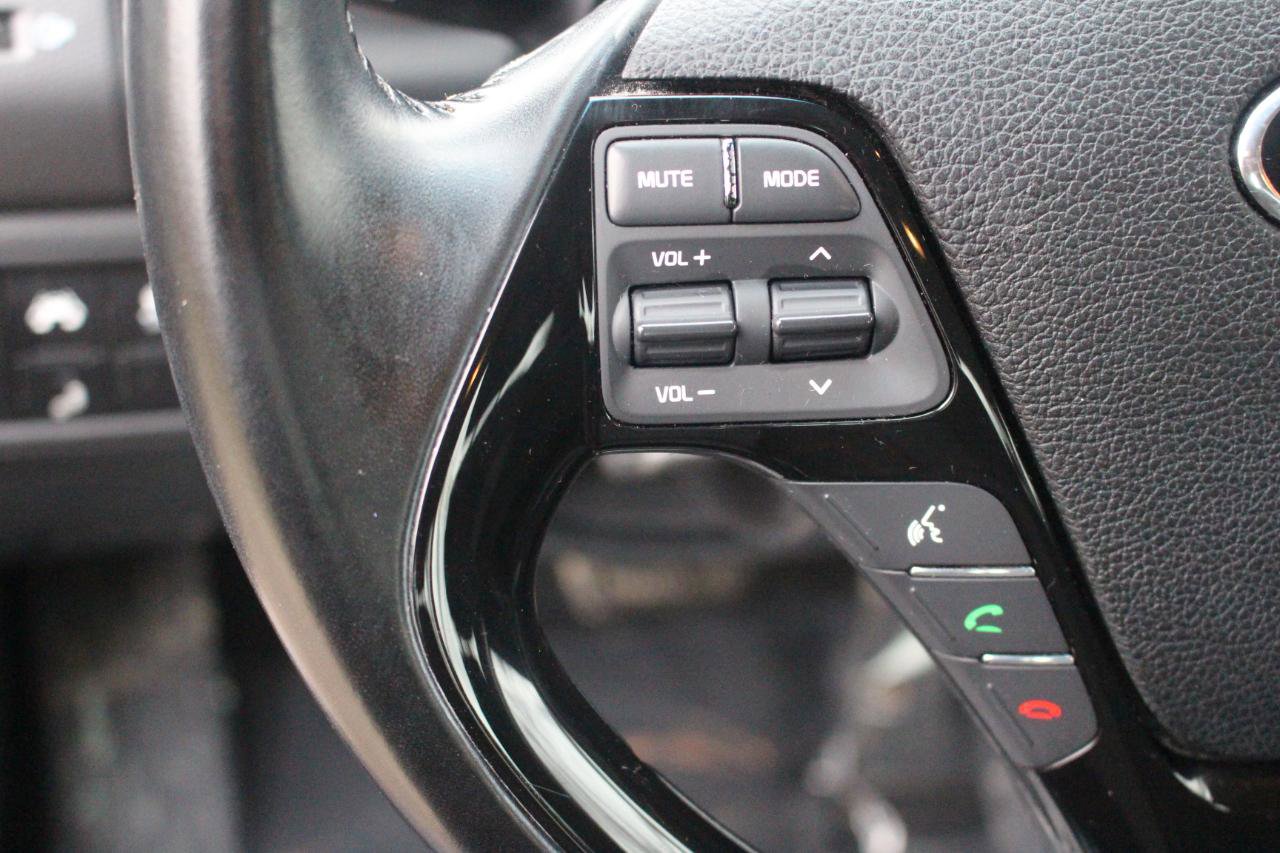 Used 2017 Kia Forte S w/ S Technology Package image 17