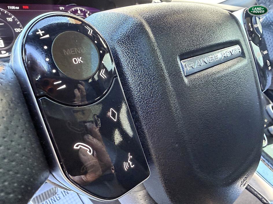 Used 2019 Land Rover Range Rover Velar R-Dynamic SE image 19