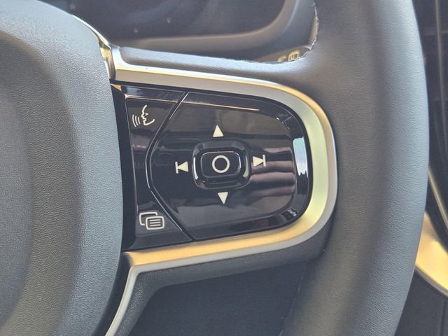 Used 2025 Volvo XC90 T8 Core image 32