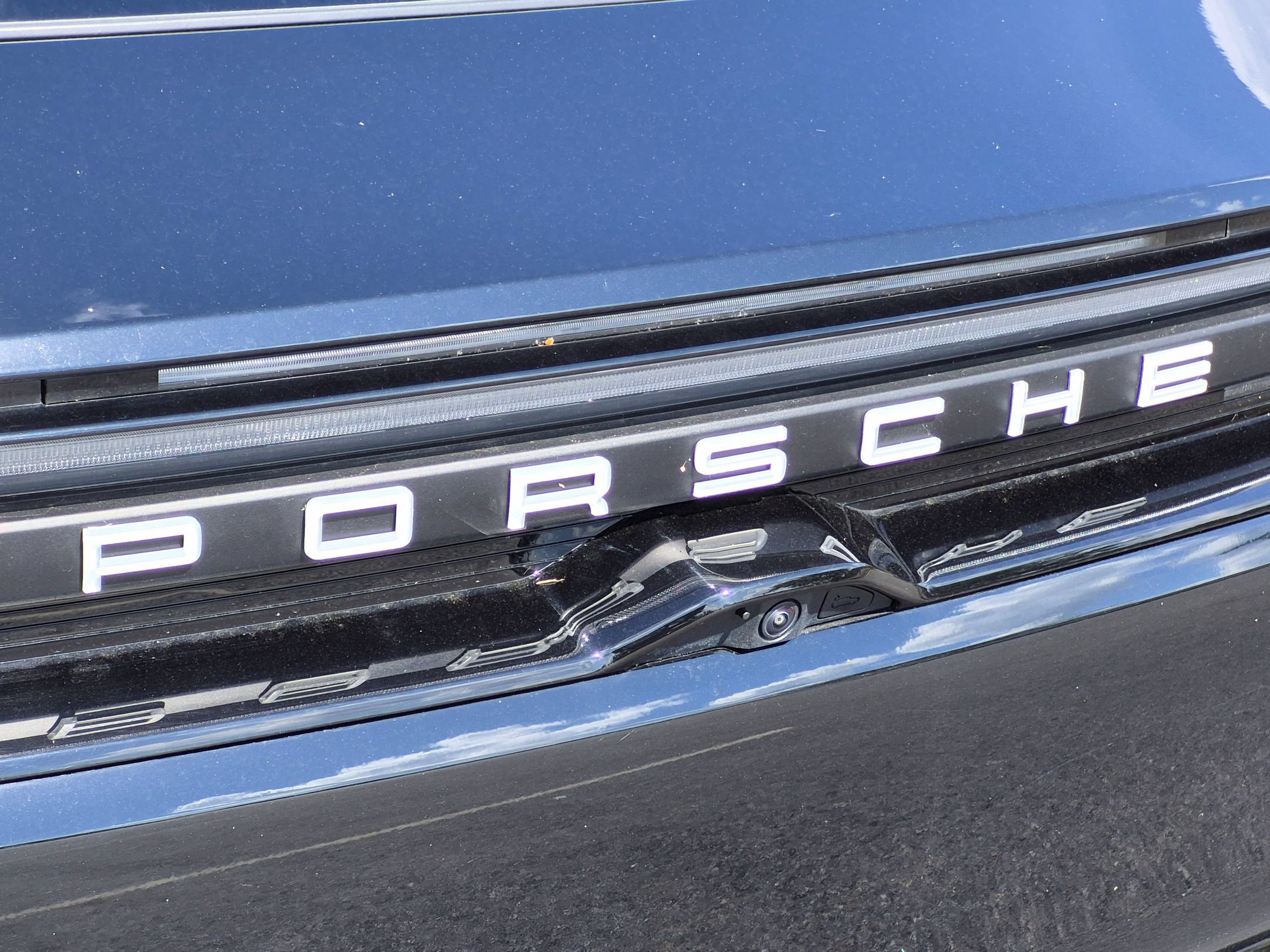 Certified 2025 Porsche Macan 4 Electric AWD/4WD image 31