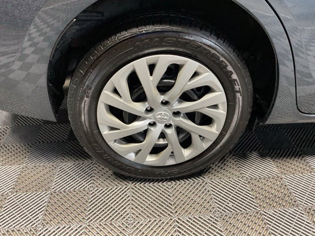 Used 2018 Toyota Corolla LE FWD image 41