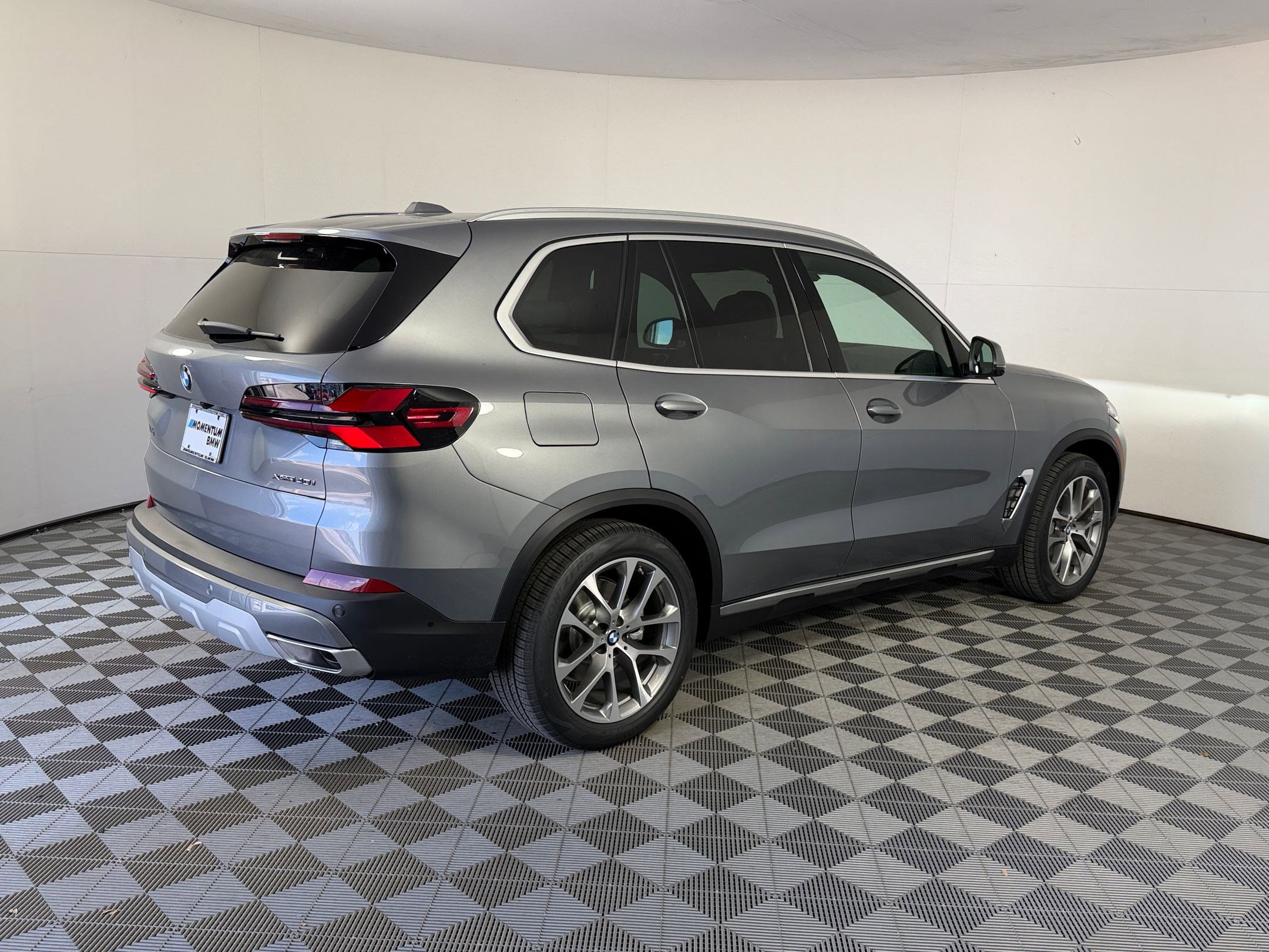 New 2026 BMW X5 xDrive40i w/ Climate Comfort Package AWD/4WD image 9