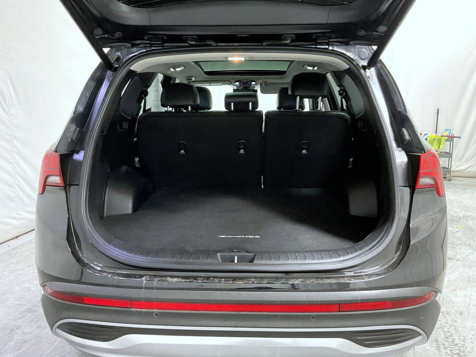 Used 2023 Hyundai Santa Fe SEL Premium image 9