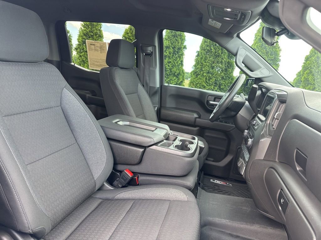Used 2025 Chevrolet Silverado 1500 Custom Trail Boss w/ LPO, Dark Essentials Package AWD/4WD image 31