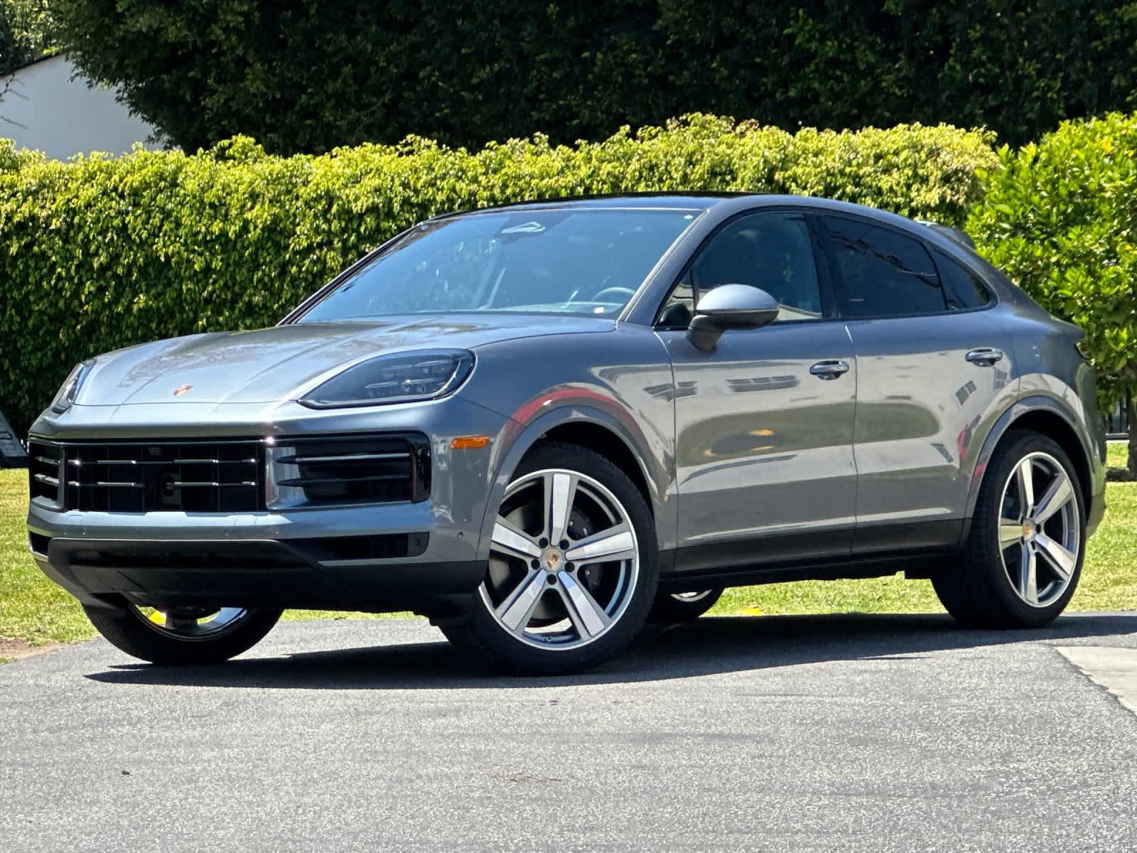 New 2026 Porsche Cayenne Coupe AWD/4WD image 1