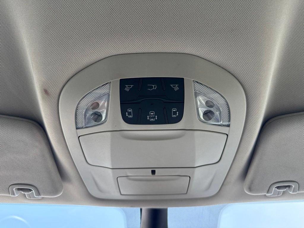 Used 2023 Chrysler Voyager LX FWD image 37