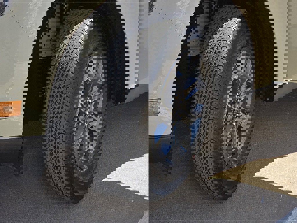 New 2025 Ford Maverick XLT w/ XLT Luxury Package image 27