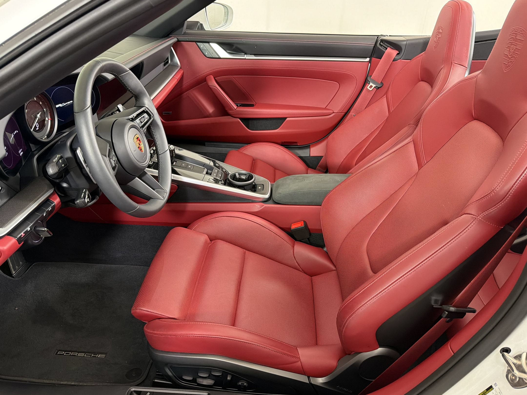 Certified 2024 Porsche 911 Carrera RWD image 5