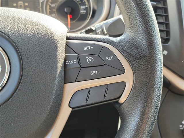 Used 2017 Jeep Cherokee Sport image 27