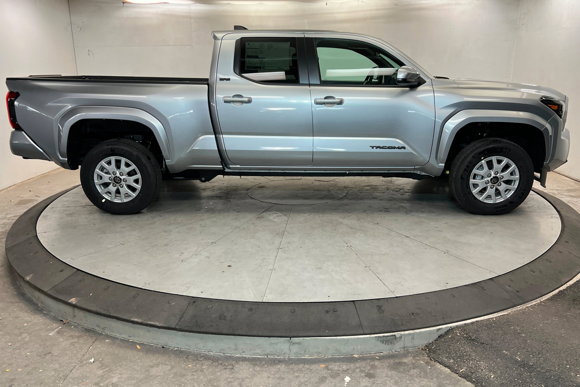 New 2026 Toyota Tacoma SR5 AWD/4WD image 6