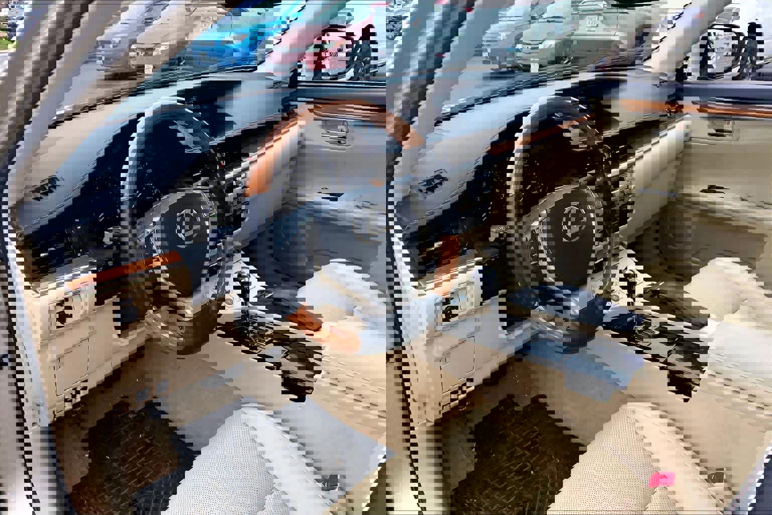 Used 2014 Lexus ES 300h w/ Premium Package w/Bamboo Trim image 18