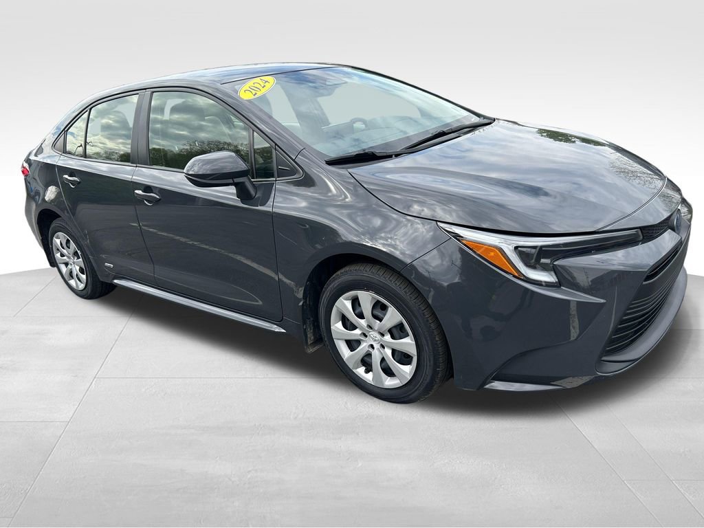 Used 2024 Toyota Corolla LE AWD/4WD image 7