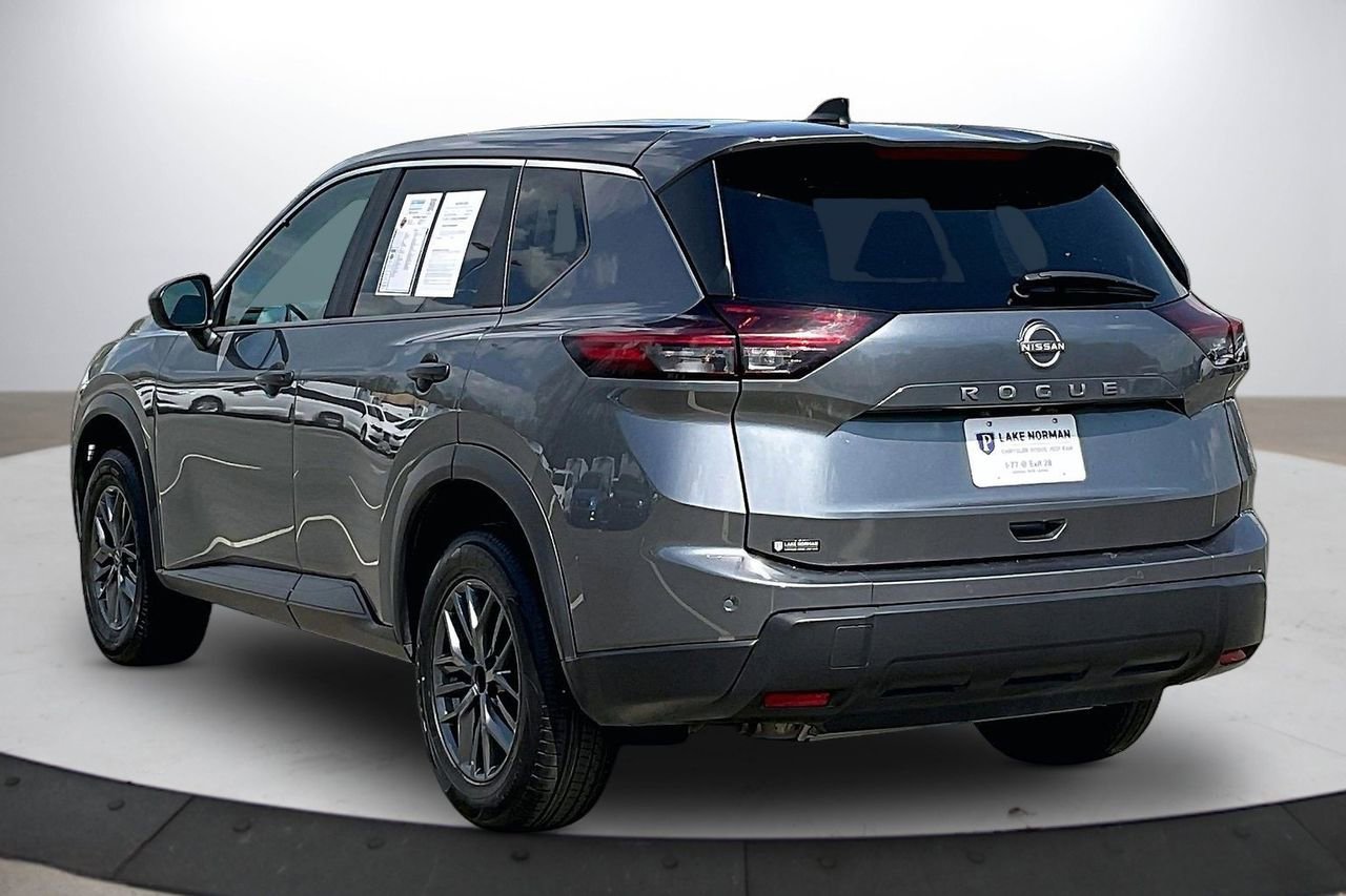 Used 2024 Nissan Rogue S image 7