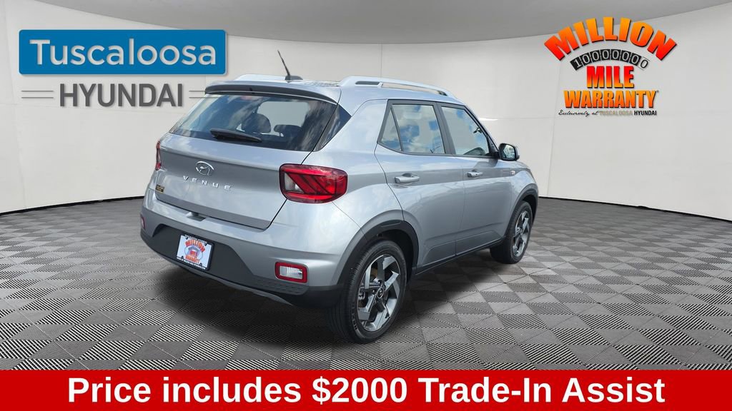 Used 2024 Hyundai Venue SEL image 8