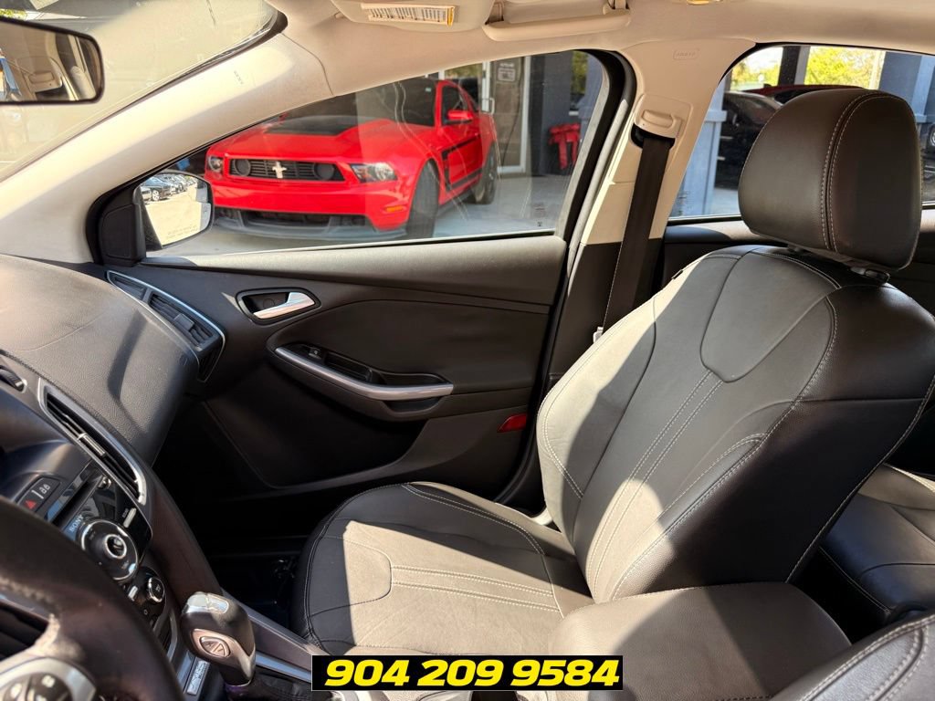 Used 2014 Ford Focus Titanium FWD image 25
