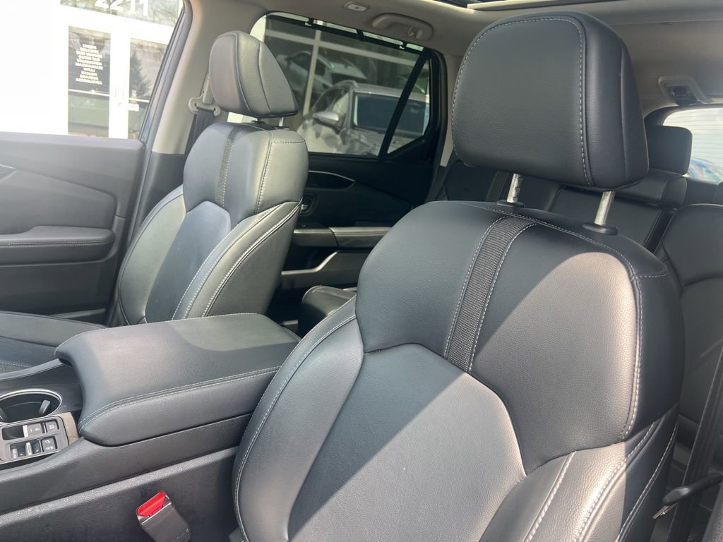 Used 2024 Honda Pilot Touring image 14