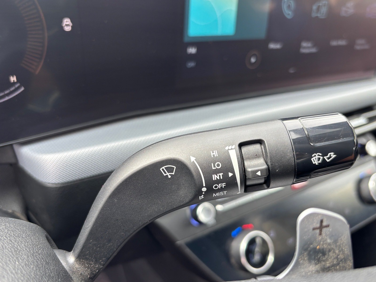 Used 2025 Hyundai Sonata SEL FWD image 25