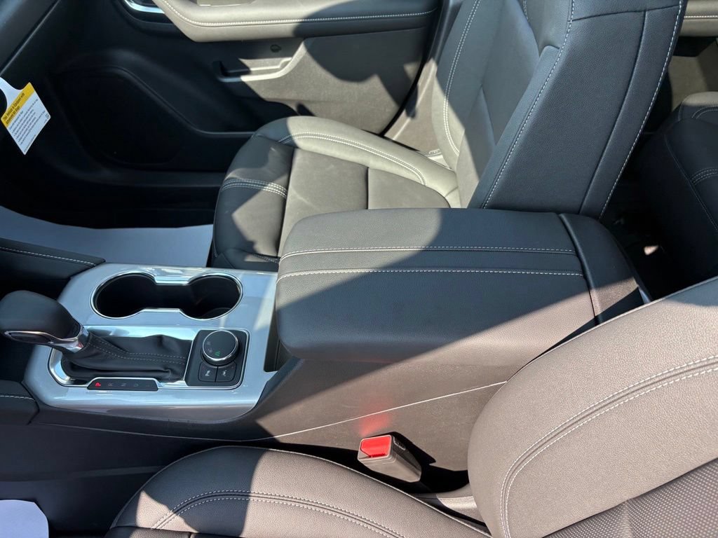 New 2026 Chevrolet Blazer LT w/ LPO, Arctic Package FWD image 25